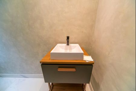 Casa à venda com 3 quartos, 226m² em Vila Scarpelli, Santo André