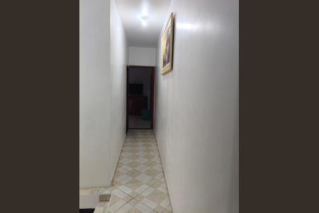 Casa à venda com 78m², 3 quartos e 2 vagasCorredor