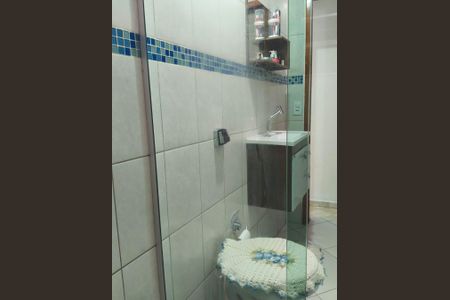 Casa à venda com 78m², 3 quartos e 2 vagasBanheiro