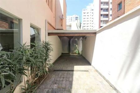 Casa à venda com 3 quartos, 300m² em Indianópolis, São Paulo