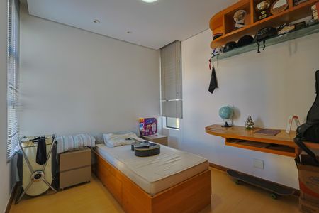 Apartamento à venda com 150m², 4 quartos e 2 vagasQuarto 4