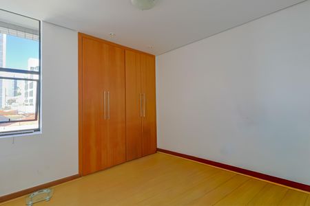 Apartamento à venda com 150m², 4 quartos e 2 vagasQuarto 3