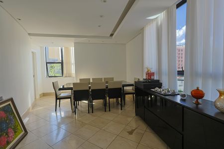 Apartamento à venda com 150m², 4 quartos e 2 vagasSala
