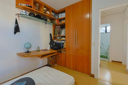 Apartamento à venda com 150m², 4 quartos e 2 vagasQuarto 4