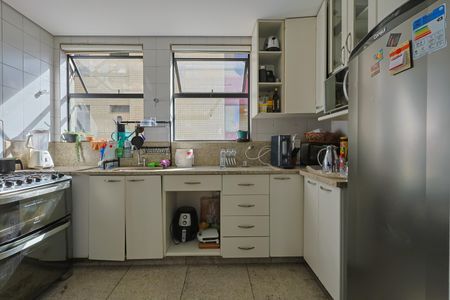 Apartamento à venda com 150m², 4 quartos e 2 vagasCozinha 
