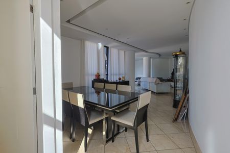 Sala de apartamento à venda com 4 quartos, 150m² em Serra, Belo Horizonte