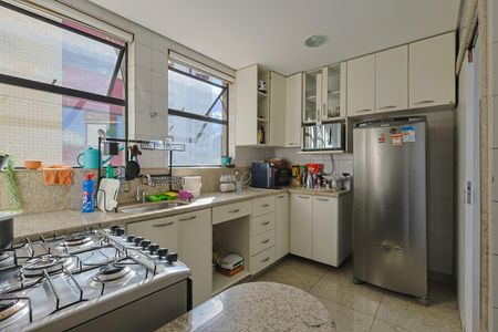 Apartamento à venda com 150m², 4 quartos e 2 vagasCozinha 