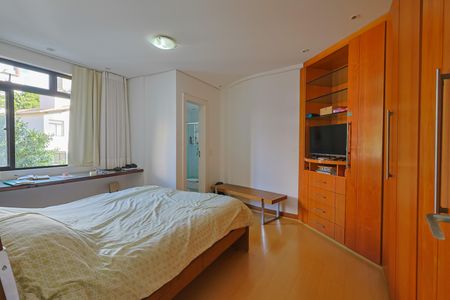 Apartamento à venda com 150m², 4 quartos e 2 vagasSuíte 