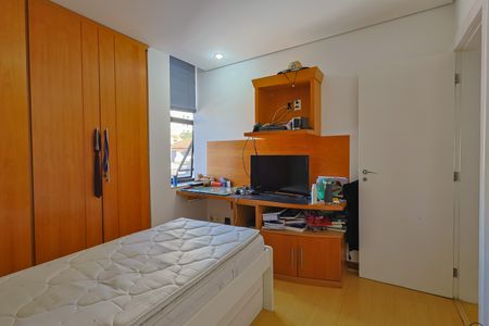 Apartamento à venda com 150m², 4 quartos e 2 vagasQuarto 2
