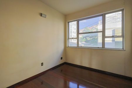 Apartamento à venda com 175m², 4 quartos e 3 vagasQuarto 2