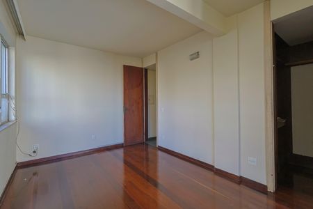 Apartamento à venda com 175m², 4 quartos e 3 vagasSuíte 2