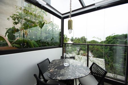 Apartamento à venda com 105m², 2 quartos e 1 vagaCopa