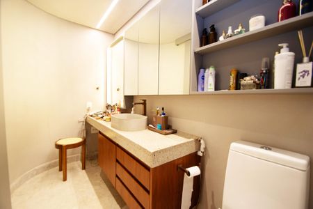 Apartamento à venda com 105m², 2 quartos e 1 vagaBanheiro da Suíte