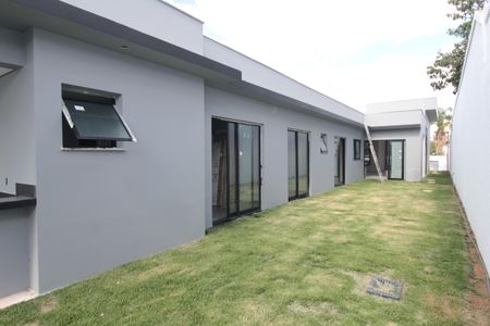 Apartamento à venda com 222m², 4 quartos e 3 vagasQuintal