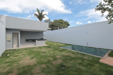 Apartamento à venda com 222m², 4 quartos e 3 vagasPiscina