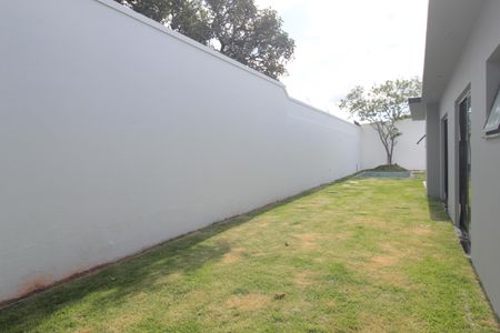 Apartamento à venda com 222m², 4 quartos e 3 vagasQuintal