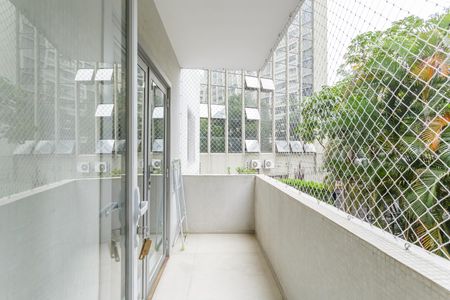 Apartamento para alugar com 212m², 3 quartos e 2 vagasVaranda