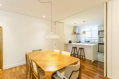 Apartamento para alugar com 212m², 3 quartos e 2 vagasSala