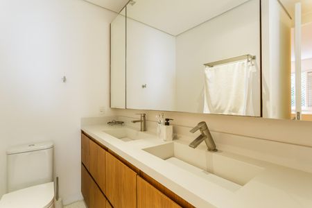 Apartamento para alugar com 212m², 3 quartos e 2 vagasBanheiro da Suíte 2