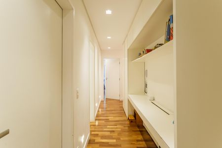 Apartamento para alugar com 212m², 3 quartos e 2 vagasCorredor