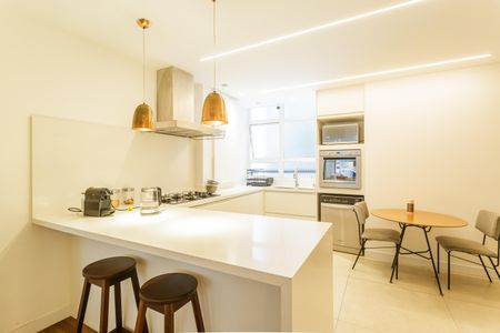 Apartamento para alugar com 212m², 3 quartos e 2 vagasCozinha