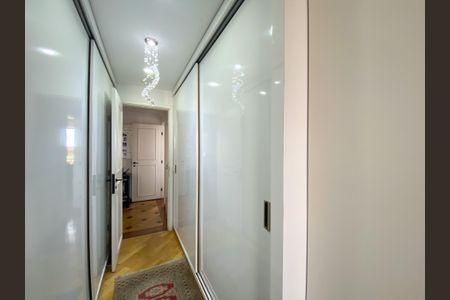 Apartamento à venda com 168m², 3 quartos e 3 vagas Apartamento à venda com 168m², 3 quartos e 3 vagasCorredor