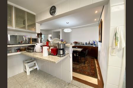 Apartamento à venda com 168m², 3 quartos e 3 vagas Apartamento à venda com 168m², 3 quartos e 3 vagasCozinha