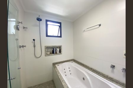 Apartamento à venda com 168m², 3 quartos e 3 vagas Apartamento à venda com 168m², 3 quartos e 3 vagasBanheiro da Suíte 1