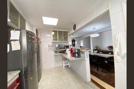 Apartamento à venda com 168m², 3 quartos e 3 vagas Apartamento à venda com 168m², 3 quartos e 3 vagasCozinha