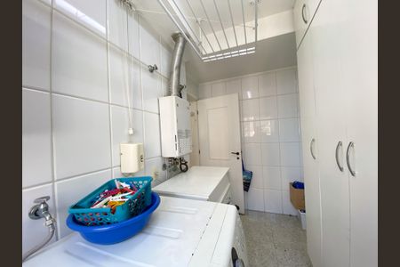 Apartamento à venda com 168m², 3 quartos e 3 vagas Apartamento à venda com 168m², 3 quartos e 3 vagasÁrea de Serviço