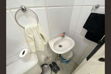Apartamento à venda com 168m², 3 quartos e 3 vagas Apartamento à venda com 168m², 3 quartos e 3 vagasBanheiro de serviço