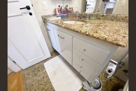 Apartamento à venda com 168m², 3 quartos e 3 vagas Apartamento à venda com 168m², 3 quartos e 3 vagasBanheiro da Suíte 3