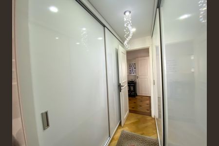 Apartamento à venda com 168m², 3 quartos e 3 vagas Apartamento à venda com 168m², 3 quartos e 3 vagasCorredor