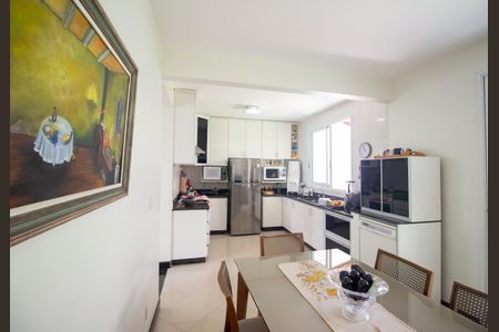 Casa à venda com 365m², 4 quartos e 3 vagasCozinha