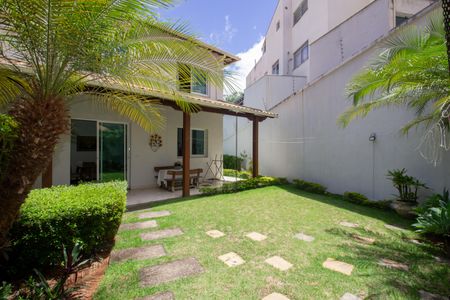 Casa à venda com 365m², 4 quartos e 3 vagasÁrea externa