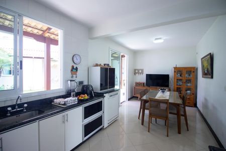 Casa à venda com 365m², 4 quartos e 3 vagasCozinha