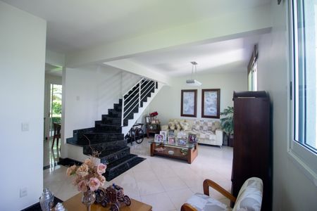 Casa à venda com 365m², 4 quartos e 3 vagasSala