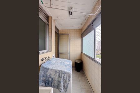 Apartamento à venda com 78m², 3 quartos e 1 vagaÁrea de Serviço