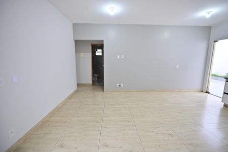 Casa de Condomínio para alugar com 3 quartos, 200m² em Jardim Guanabara Ii, Goiânia