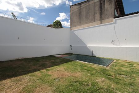 Casa à venda com 222m², 4 quartos e 3 vagasPiscina