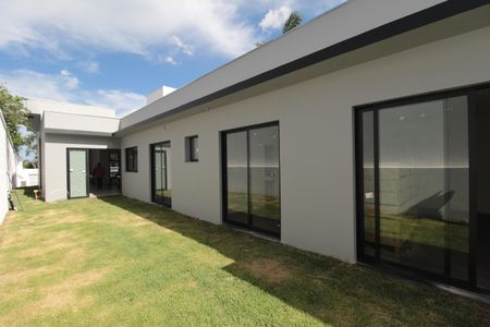 Casa à venda com 222m², 4 quartos e 3 vagasQuintal