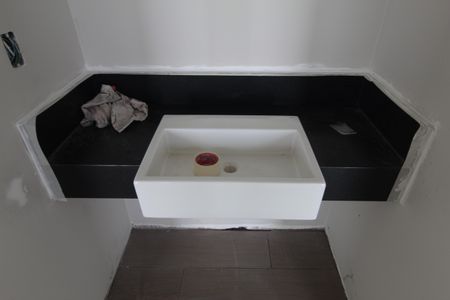 Casa à venda com 222m², 4 quartos e 3 vagasBanheiro das Semi-Suítes