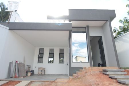 Casa à venda com 222m², 4 quartos e 3 vagasGaragem