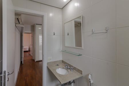 Apartamento para alugar com 137m², 3 quartos e 2 vagasBanheiro da Suíte 1