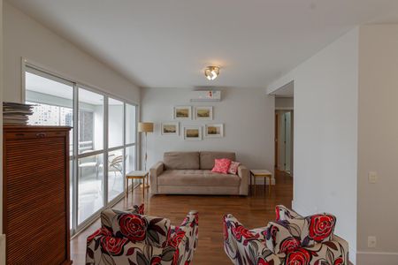 Apartamento para alugar com 137m², 3 quartos e 2 vagasSala