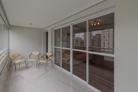 Sacada de apartamento à venda com 3 quartos, 137m² em Vila Olímpia, São Paulo