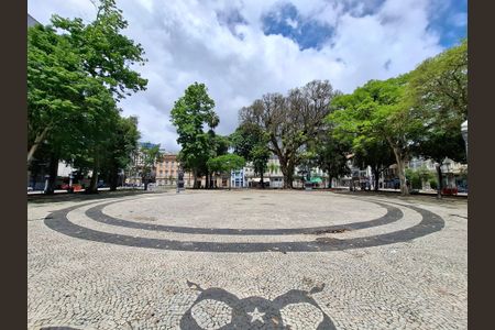 Apartamento à venda com 25m², 1 quarto e sem vaga Apartamento à venda com 25m², 1 quarto e sem vagaPraça Tiradentes