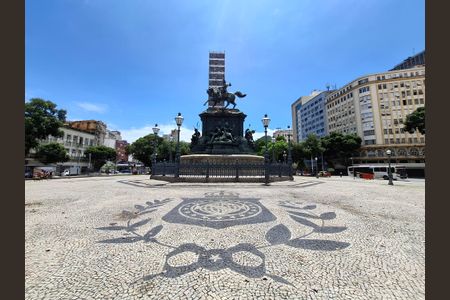 Apartamento à venda com 25m², 1 quarto e sem vaga Apartamento à venda com 25m², 1 quarto e sem vagaPraça Tiradentes