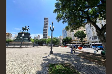 Apartamento à venda com 25m², 1 quarto e sem vaga Apartamento à venda com 25m², 1 quarto e sem vagaPraça Tiradentes