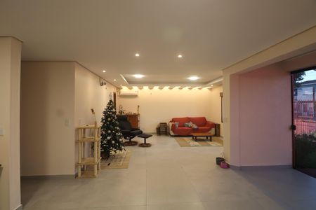 Sala Casa 1 de casa à venda com 5 quartos, 300m² em Rio Branco, Canoas